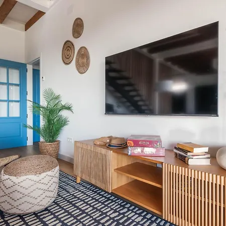 De Diseno Con Jardin, Piscina Y Vistas Vakantiehuis
