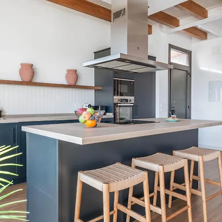Vakantiehuis De Diseno Con Jardin, Piscina Y Vistas *