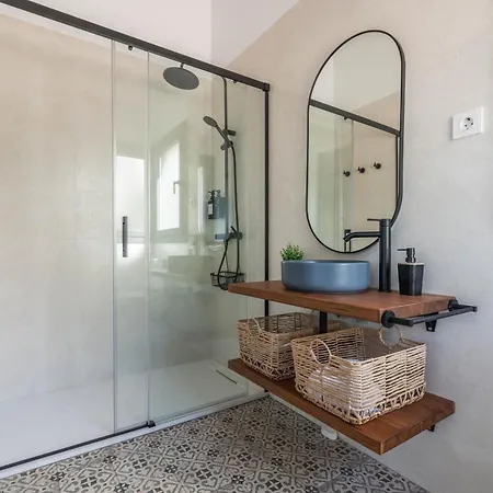 De Diseno Con Jardin, Piscina Y Vistas Vakantiehuis